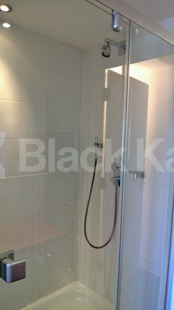 			LET, 3 Bedroom, 1 bath, 1 reception Apartment			 The Academy, Lawn Lane, Vauxhall